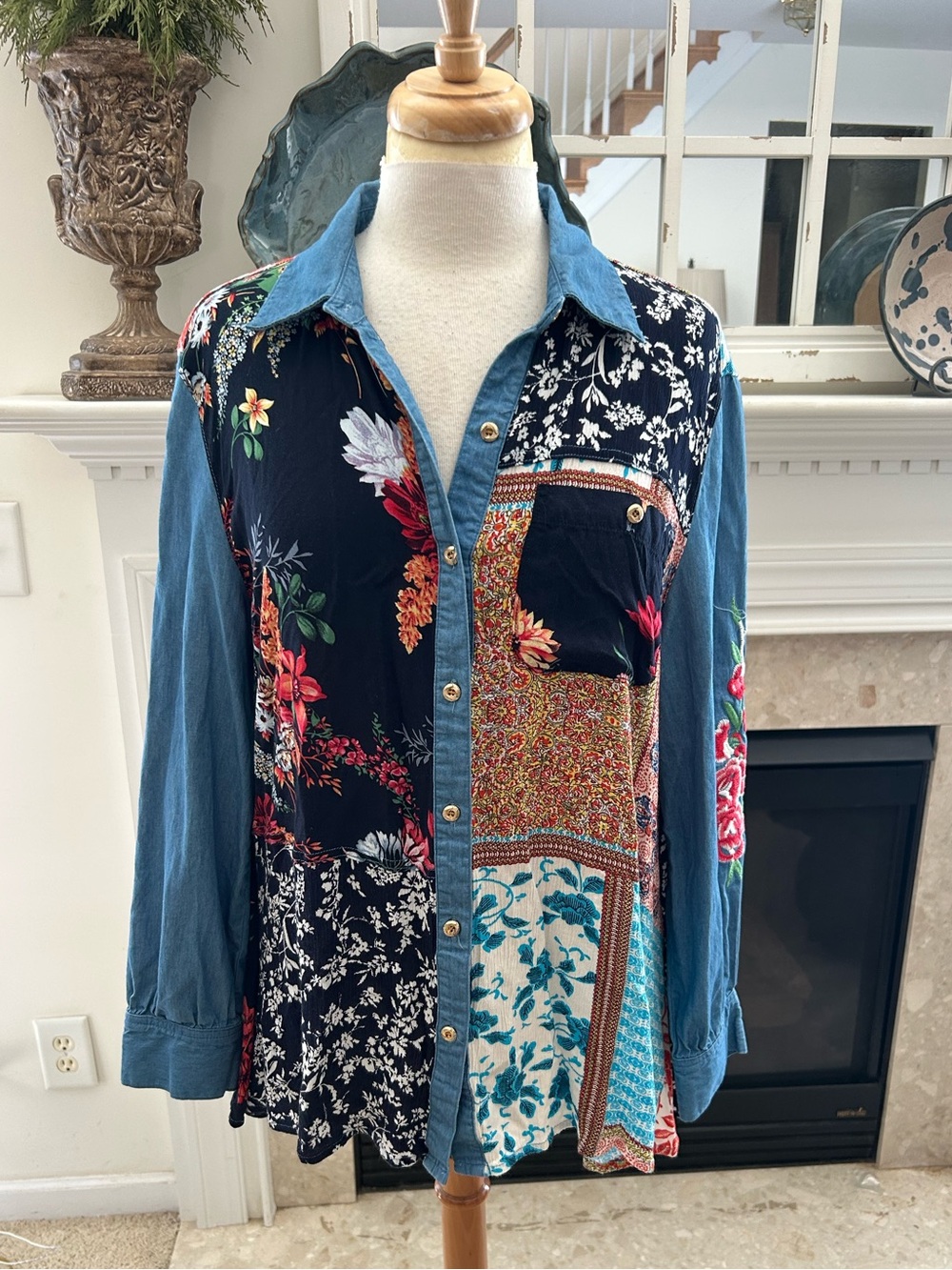Caleaas Mixed Floral Patchwork Button-Down Shirt in Navy and Denim Blue